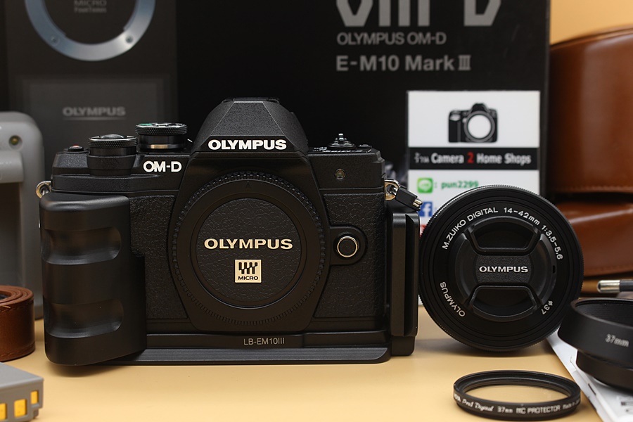 ขาย Olympus OMD EM10 III + lens 14-42mm(สีดำ) สภาพสวยใหม่ อดีตเครื่องร้าน ชัตเตอร์ 3,330 รูป เมนูไทย อุปกรณ์ครบกล่องพร้อมของแถม   อุปกรณ์และรายละเอียดของสิ